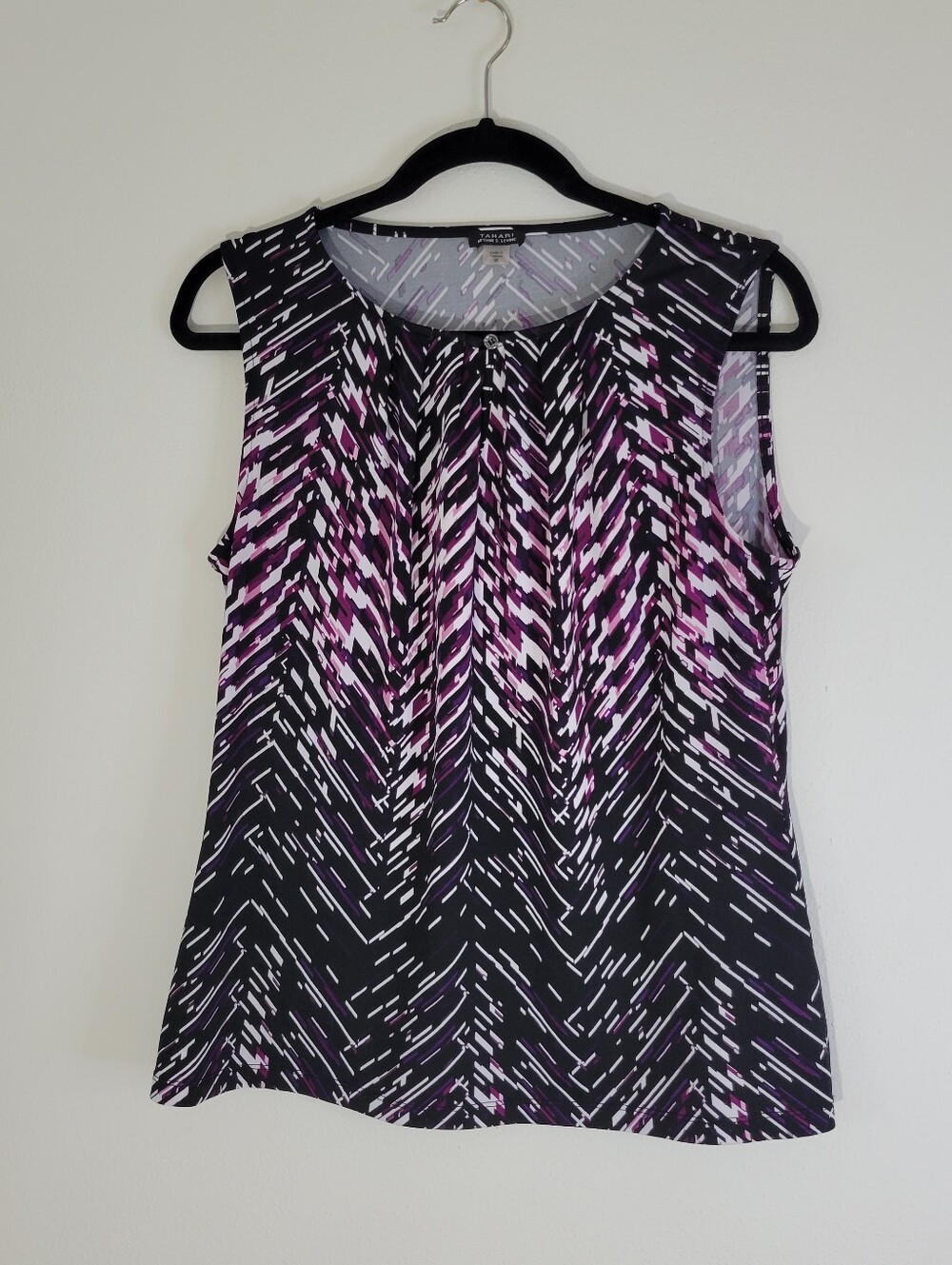 Tahari Size M Black, Purple & White Sleeveless Patterned Camisole
